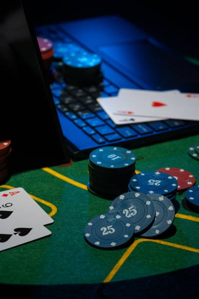 indonesia86 mobile app interface showing live dealer tables and sportsbook menu